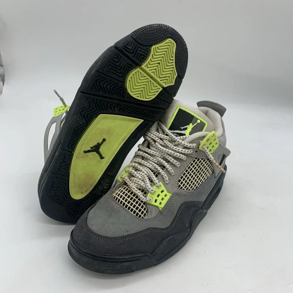 Jordan 4 Retro SE Mid Neon 95 Mens 8 Used Jordan 4 NEON Flaws Suede No Creases